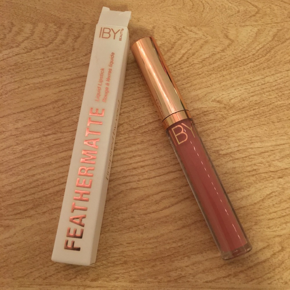 Feathermatte Liquid Lipstick - flirt